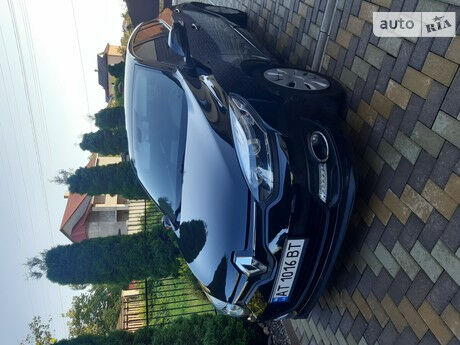 Рено Меган 2013 року Renault Megane 2013 року