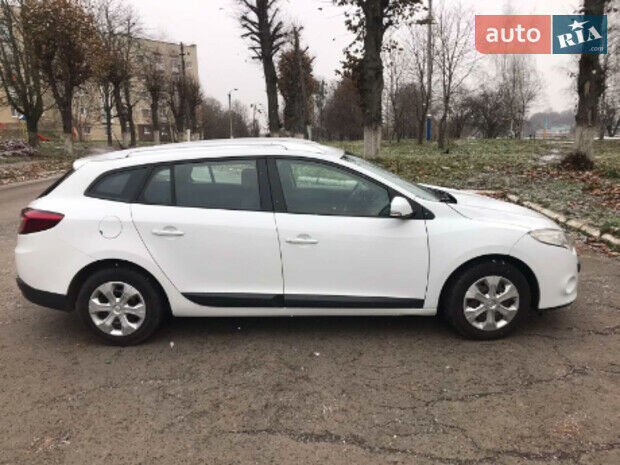 Renault Megane 2011 року