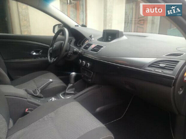 Renault Megane 2011 року