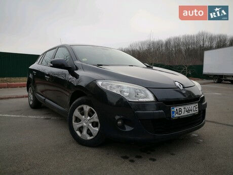 Рено Меган 2010 года Renault Megane 2010 года
