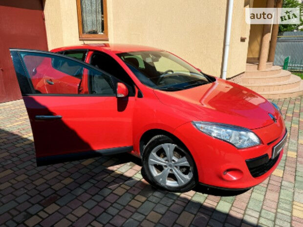 Renault Megane 2010 года