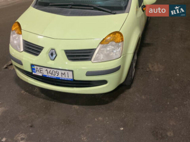 Рено Модус 2006 года Renault Modus 2006 года