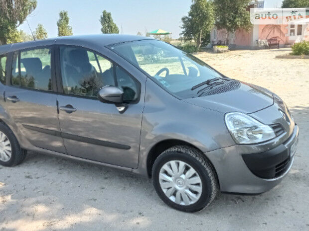 Renault Modus 2011 года