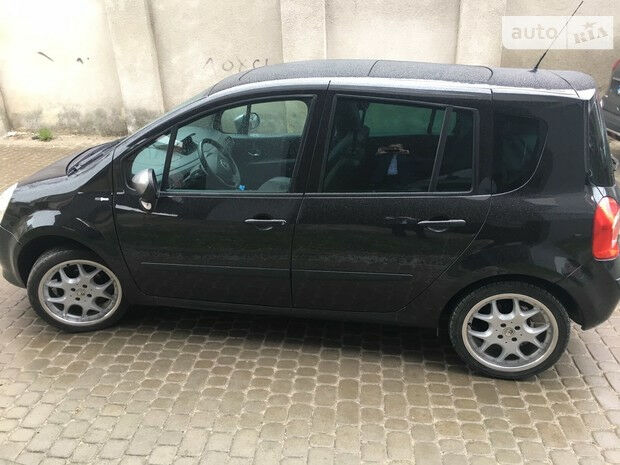 Renault Modus 2011 года