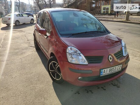 Рено Модус 2006 года Renault Modus 2006 года
