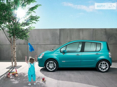 Рено Модус 2005 года Renault Modus 2005 года