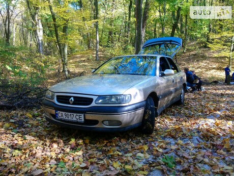 Renault Safrane 1998 года