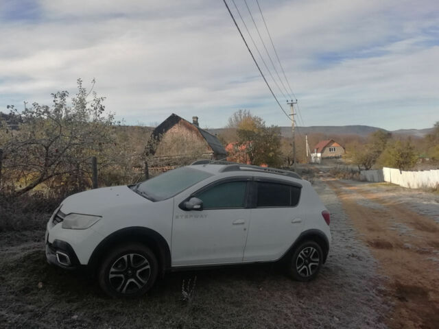 Renault Sandero StepWay 2018 года