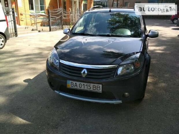 Renault Sandero StepWay 2013 року