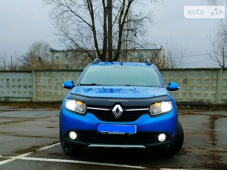 Рено Сандеро СтэпВэй 2016 року Renault Sandero StepWay 2016 року