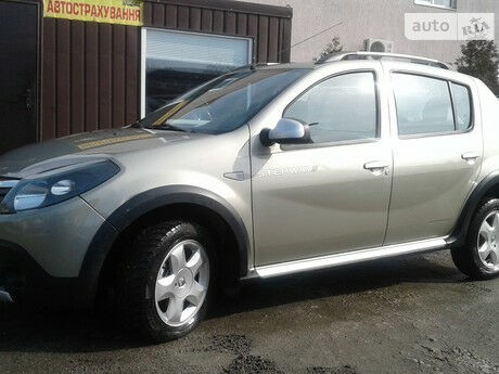 Renault Sandero StepWay 2012 года