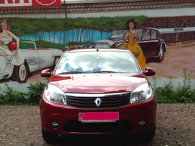 Renault Sandero 2012 года