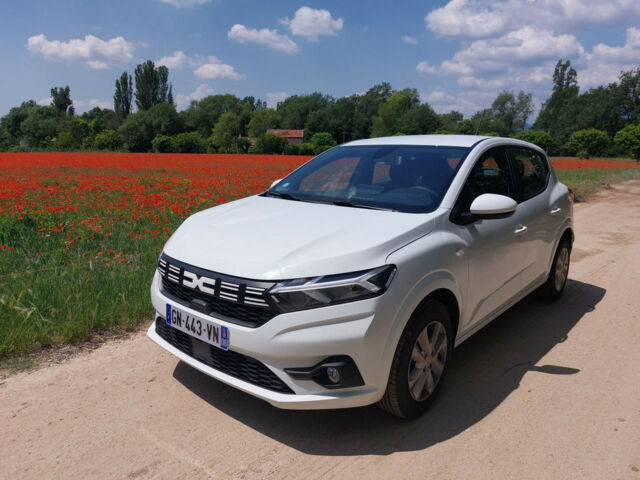 Renault Sandero 2023 року