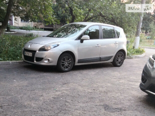 Renault Scenic 2009 года