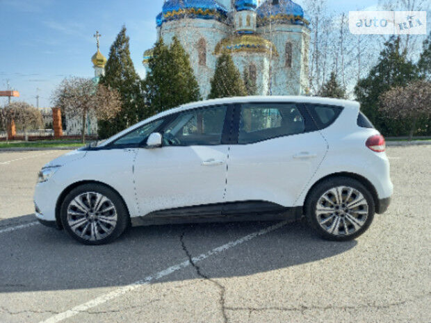 Renault Scenic 2017 года