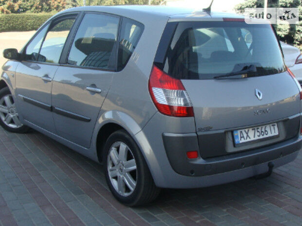 Renault Scenic 2005 года