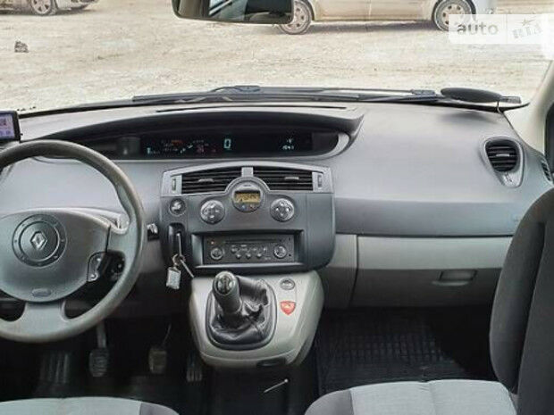 Renault Scenic 2005 года