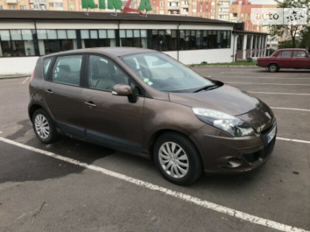 Рено Сценик 2011 года Renault Scenic 2011 года
