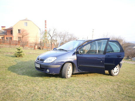 Renault Scenic 2002 года
