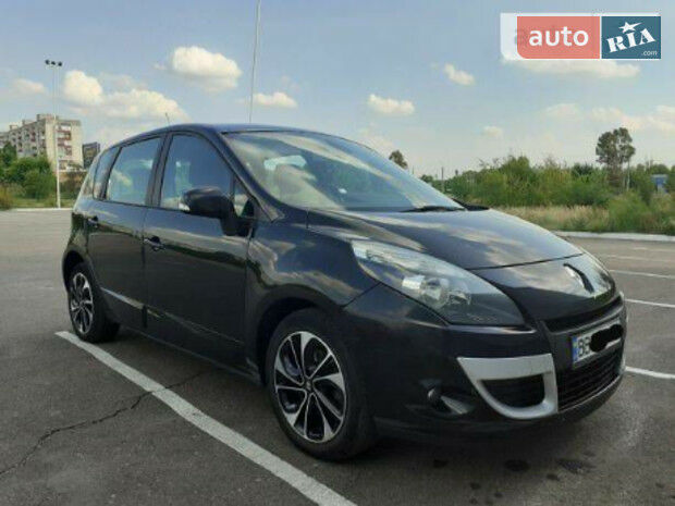 Renault Scenic 2011 года