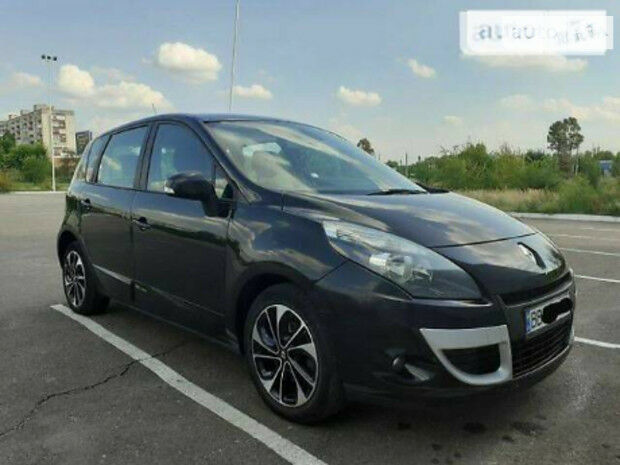 Renault Scenic 2011 года
