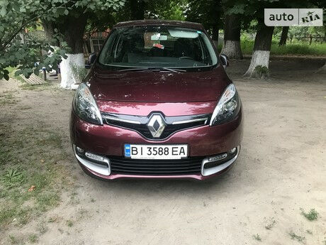 Renault Scenic 2015 года