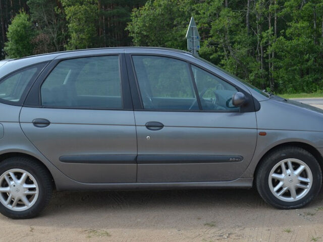 Renault Scenic 2000 года