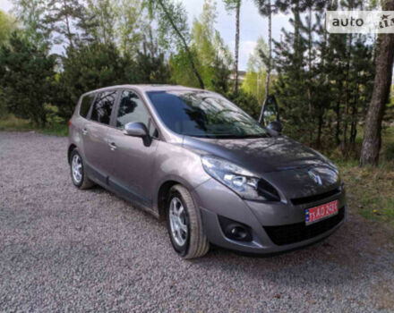 Renault Scenic 2009 года