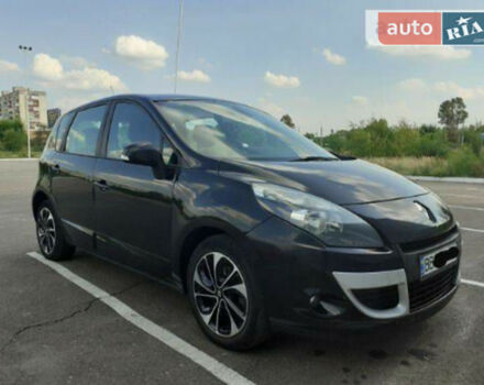 Renault Scenic 2011 года