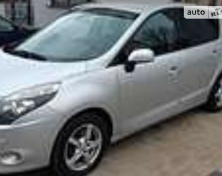 Renault Scenic 2011 года