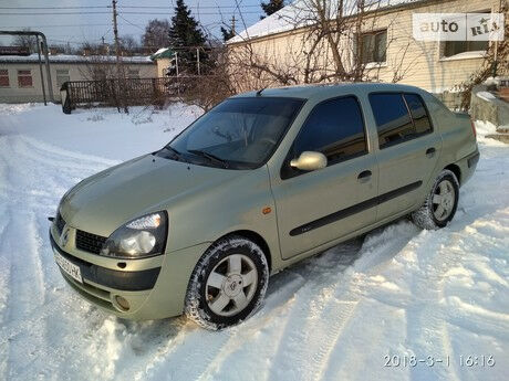 Renault Symbol 2002 года