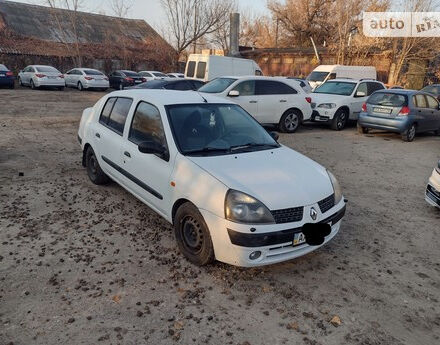 Фото на відгук з оцінкою 3.6   про авто Renault Symbol 2004 року випуску від автора “Андрей” з текстом: Хороший, экономный, динамичный, надёжный автомобиль. Если вовремя и качественно обслуживать. В це...