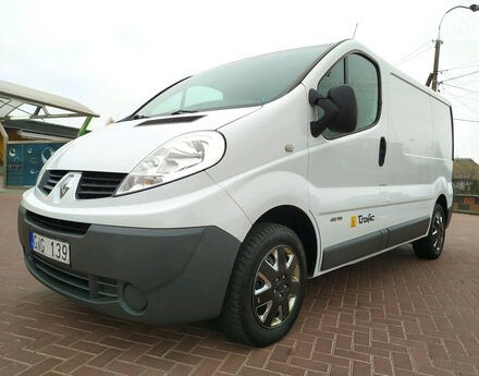 Фото на отзыв с оценкой 4.4 о Renault Trafic груз. 2013 году выпуска от автора "Петро" с текстом: Авто досить витривале, має хорошу динаміку, керованість, помірну витрату палива, чудовий обзор дл...