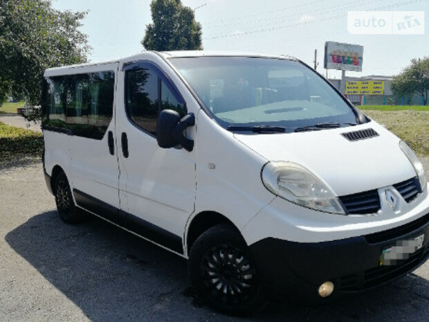 Renault Trafic пасс. 2009 года