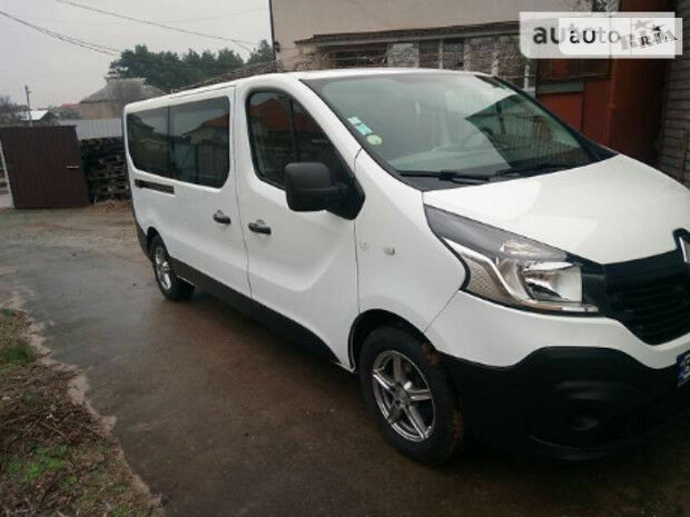 Renault Trafic пасс. 2015 года