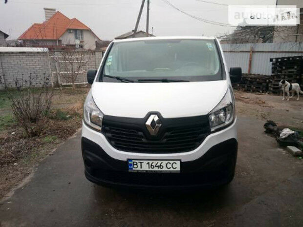 Renault Trafic пасс. 2015 года