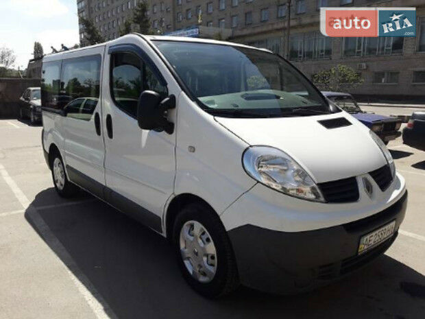 Renault Trafic пасс. 2009 года