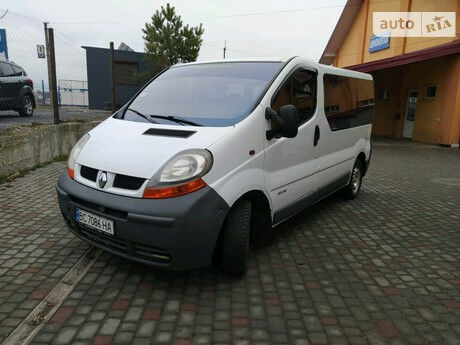 Renault Trafic пасс. 2001 года