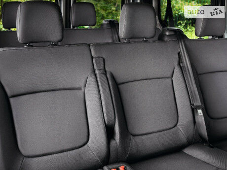 Renault Trafic пасс. 2010 року