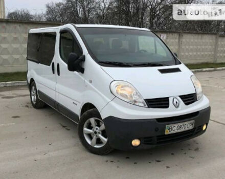 Renault Trafic пасс. 2009 року