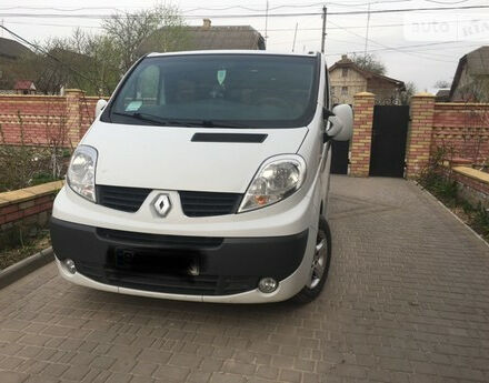 Renault Trafic пасс. 2010 року