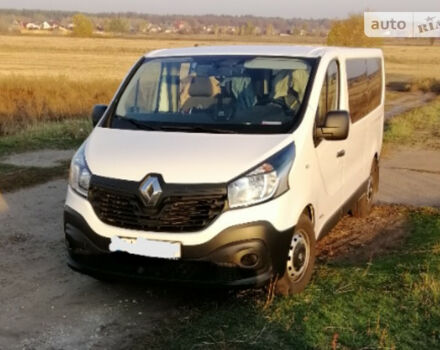 Фото на отзыв с оценкой 3.8 о Renault Trafic пасс. 2016 году выпуска от автора "Александр" с текстом: По сравнению с прежней моделью достоинства уничтожили, болячки оставили. 
Плюсы есть но их немног...