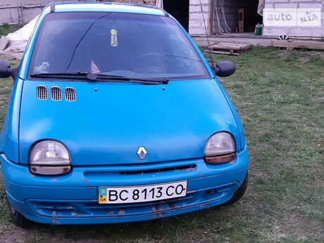 Рено Твинго 1997 года Renault Twingo 1997 года