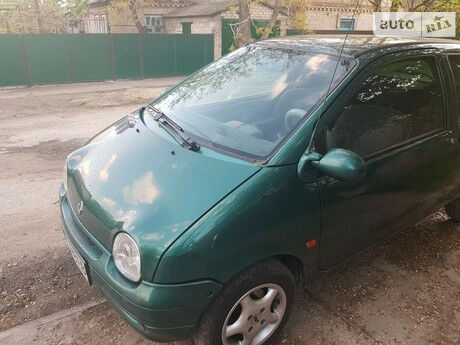 Рено Твинго 1995 года Renault Twingo 1995 года