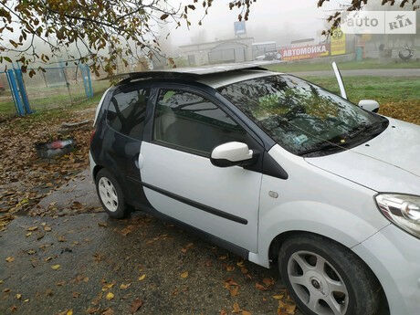 Renault Twingo 2010 года