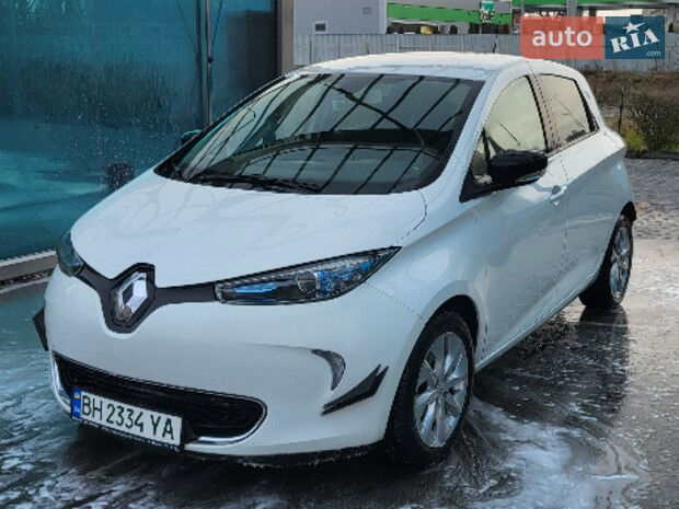 Рено Зое 2016 року Renault Zoe 2016 року