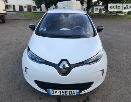 Фото на отзыв с оценкой 5 о Renault Zoe 2015 году выпуска от автора "Володимир" с текстом: Комфортне невеличке авто. Не маленький багажник. Чудове керування. Зручна навігація. Дешеве в обс...