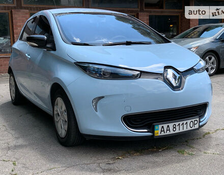 Фото на відгук з оцінкою 4.6   про авто Renault Zoe 2015 року випуску від автора “Леонид” з текстом: В целом, автомобилем очень доволен. Из минусов тольшо шумоизоляция и то можна мерится.