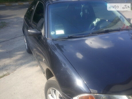Ровер 200 1998 року Rover 200 1998 року