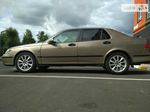 Сааб 9-5 2004 года Saab 9-5 2004 года